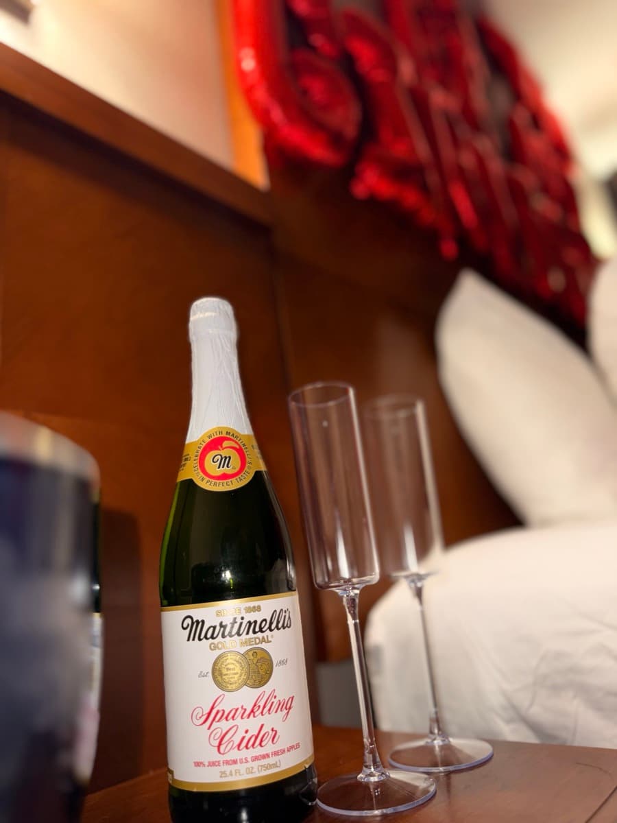 Champagne and glasses detail